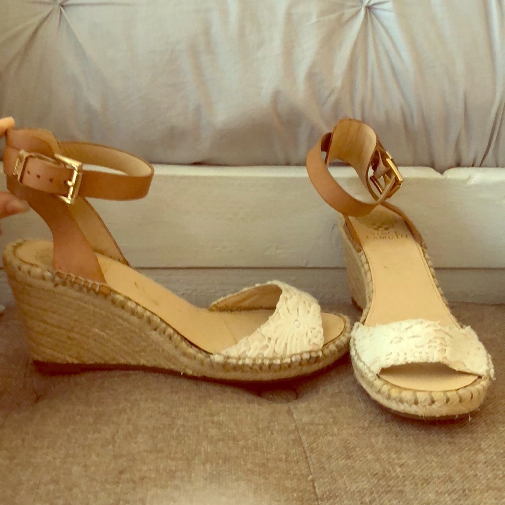 8M Vince Camuto Lace Espadrilles Wedges